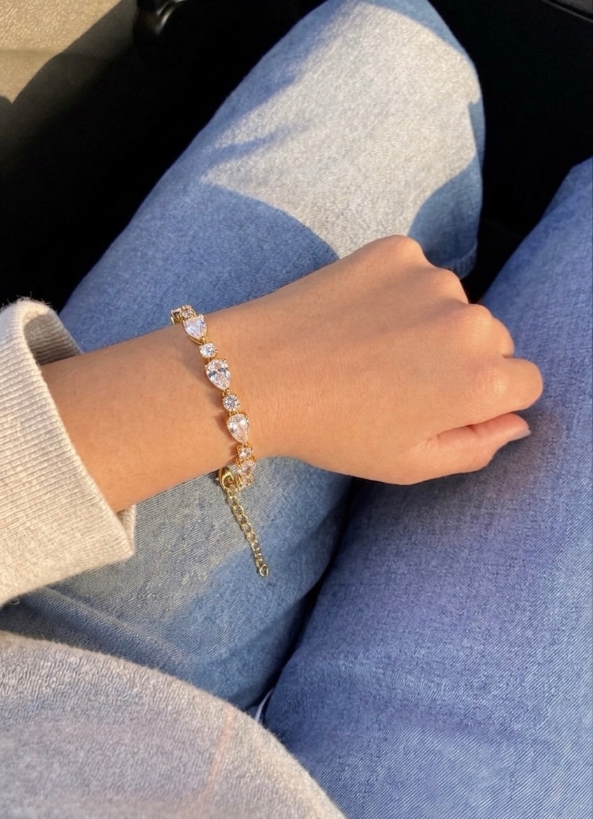 Clear Crystal Teardrop Bracelet