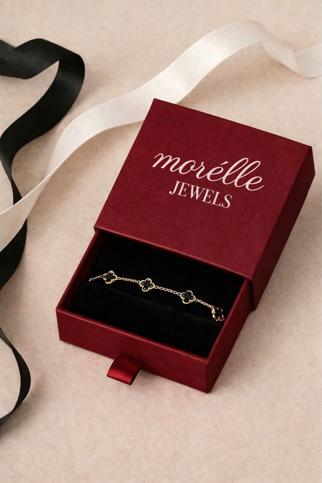 Noir Clover Bracelet