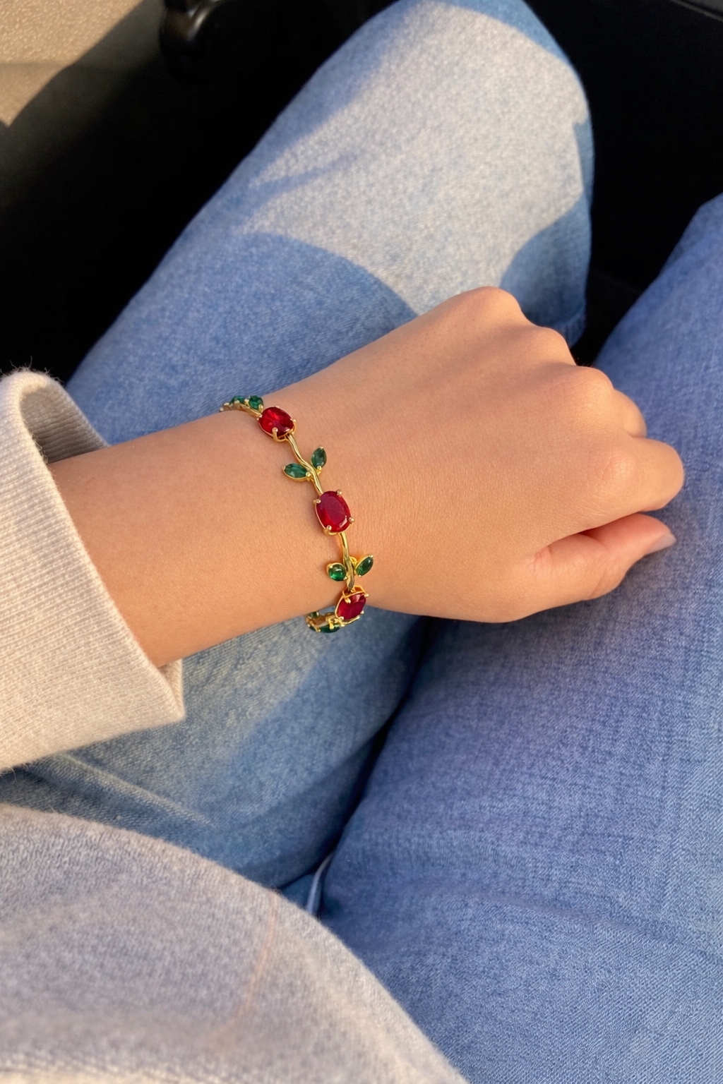 Red & Green Floral Vine
