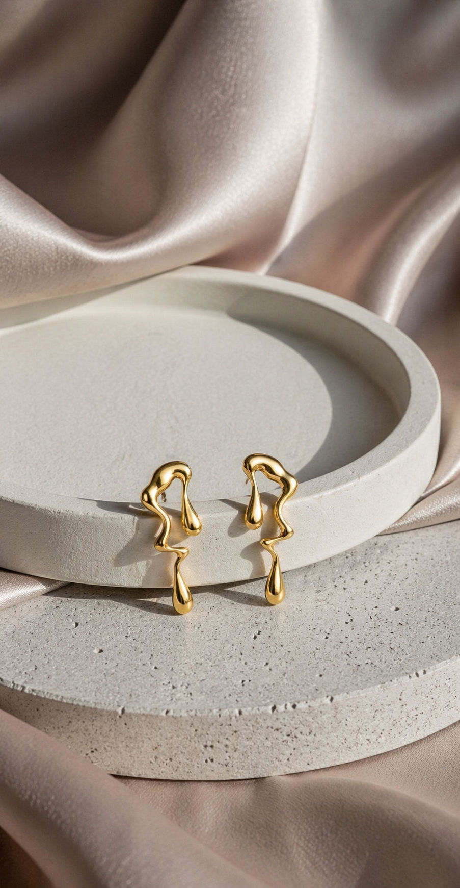 Lueur Drop Earrings