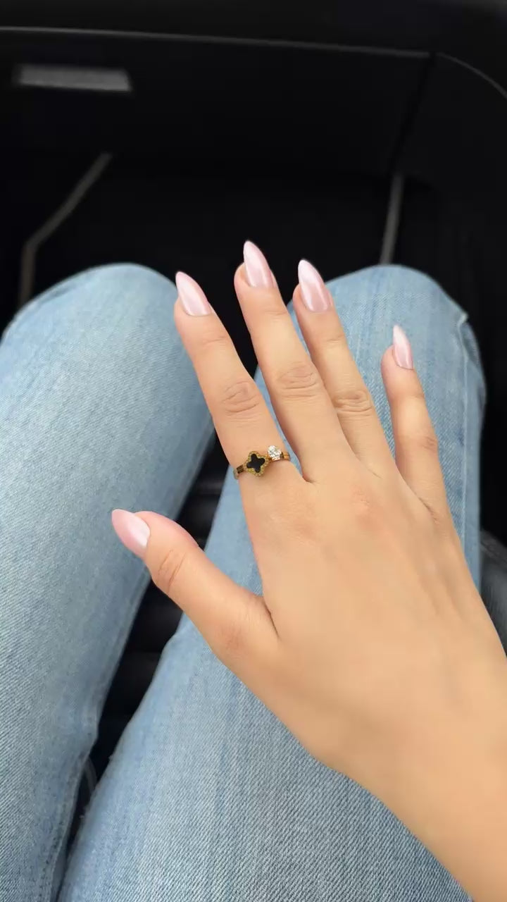 Noir Clover Ring